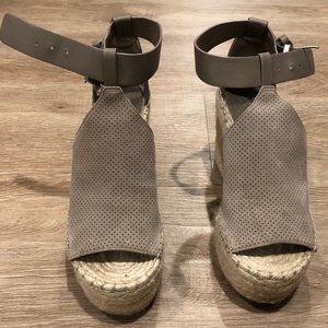 Marc Fisher LTD Annie Espadrille Wedge  size 5.5